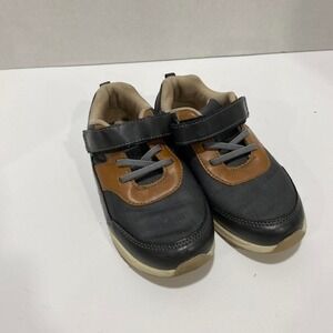 Surprize by Stride Rite black & brown sneakers boy size 11. SKU905#kids